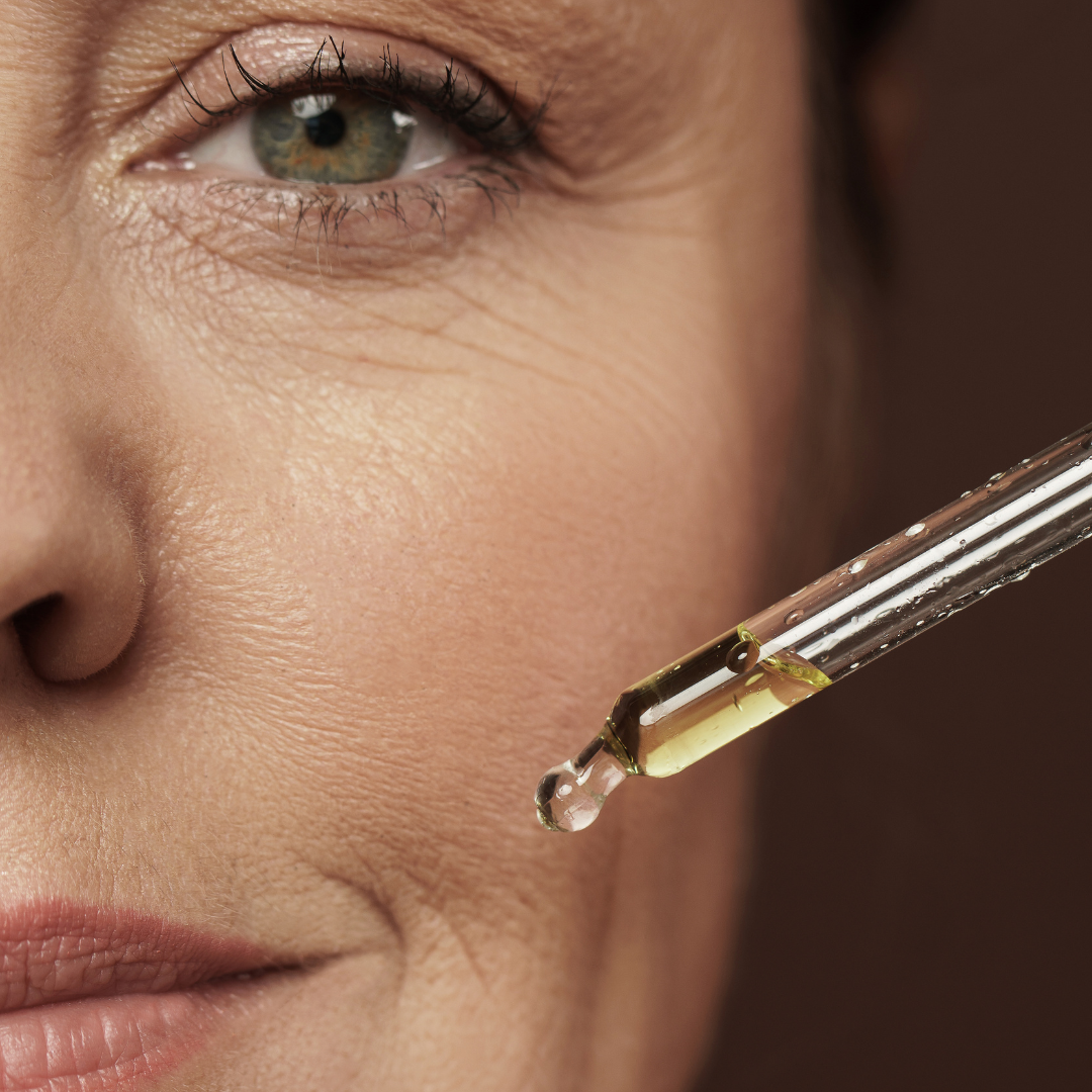 L'huile de bourrache, particulièrement indiquée pour combattre les rides