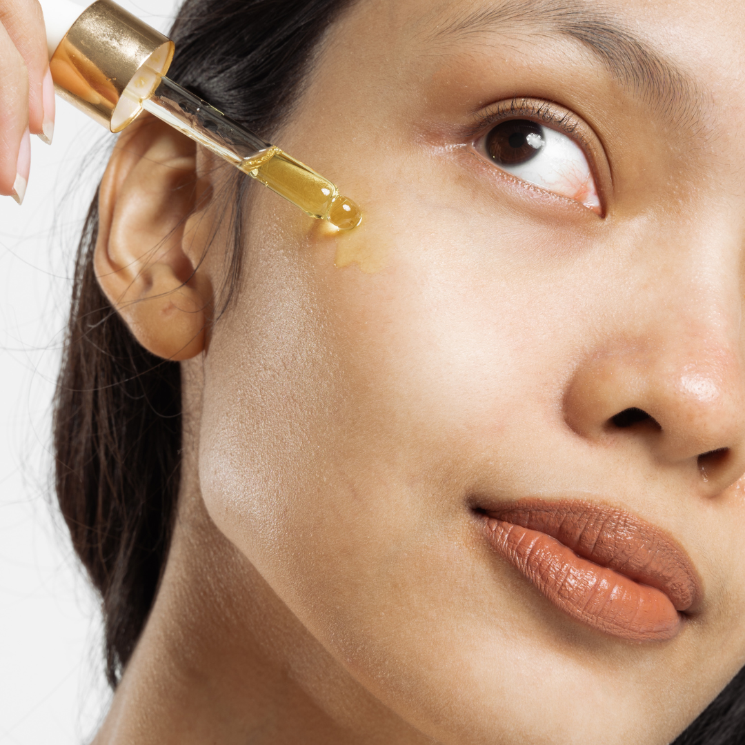 L’huile de noisette est-elle adaptée pour une application sur le visage ?